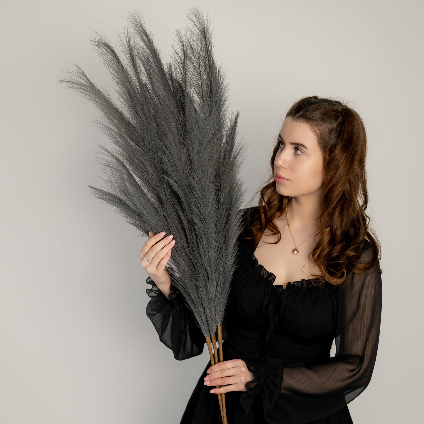 Extra fluffy and tall artificial pampas ORNA in Grey, 3 stems set, Giftbox