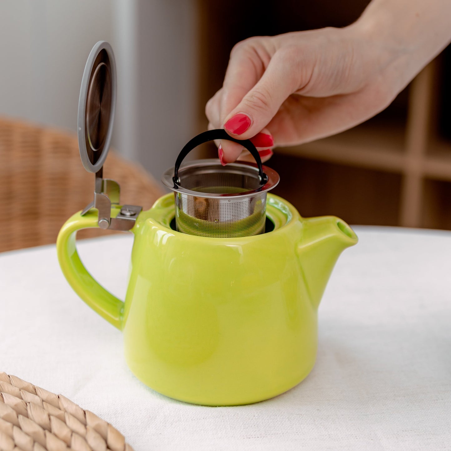 ORNA Ceramic Teapot with Basket Infuser and Stainless Steel Lid in Lime, 18.6 Oz (550ml)