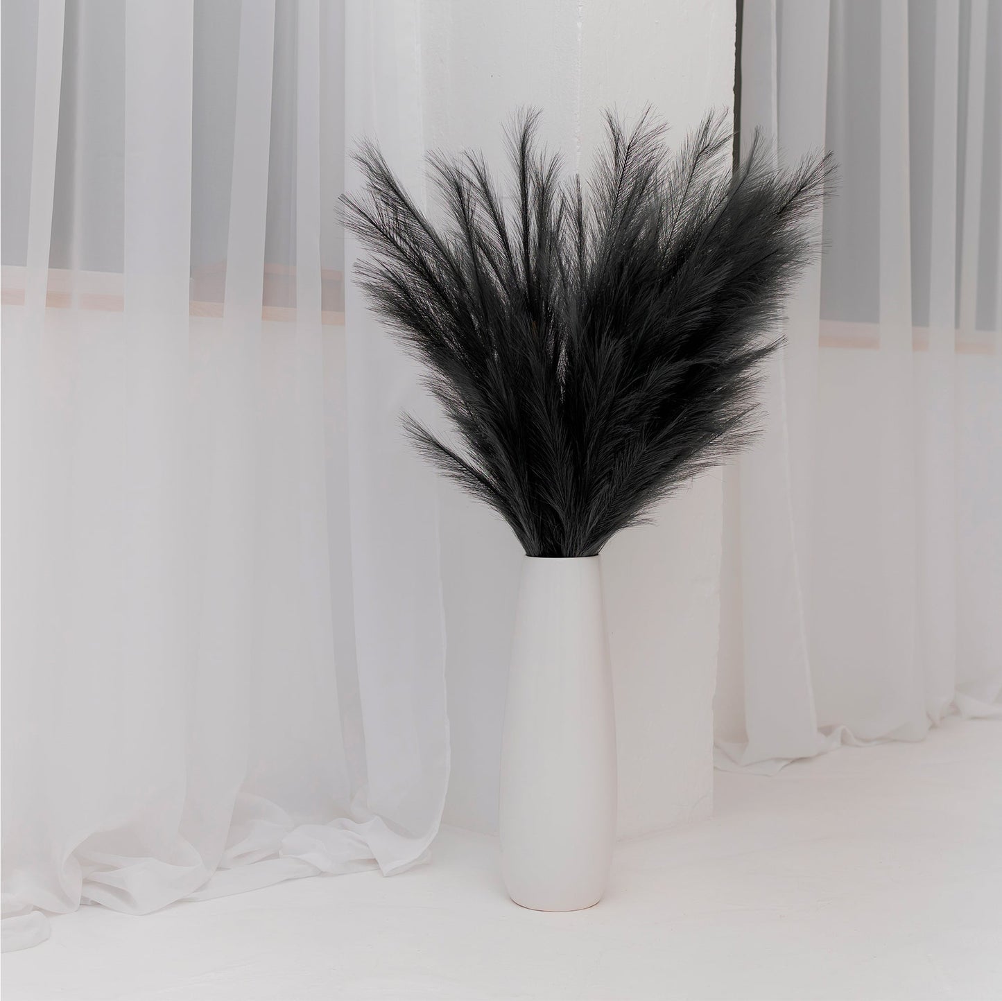 Extra fluffy and tall artificial pampas ORNA in Black, 3 stems set, Giftbox
