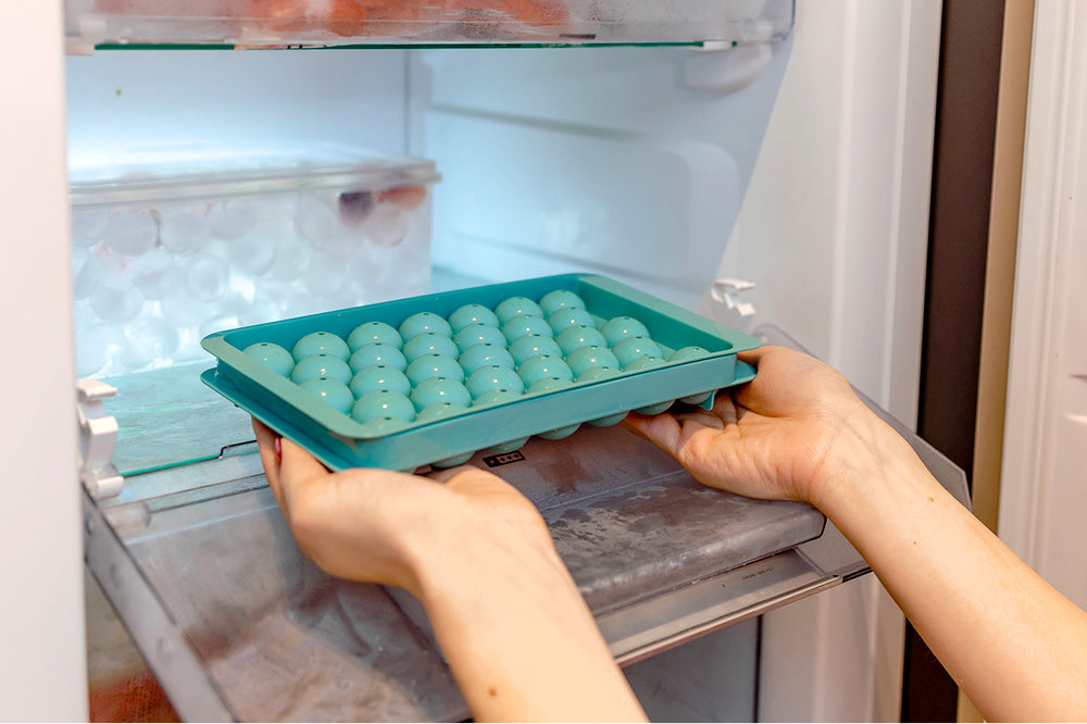 Maximizing Cool: Space-Saving Ice Cube Tray Hacks for Your Freezer Wonderland ❄️